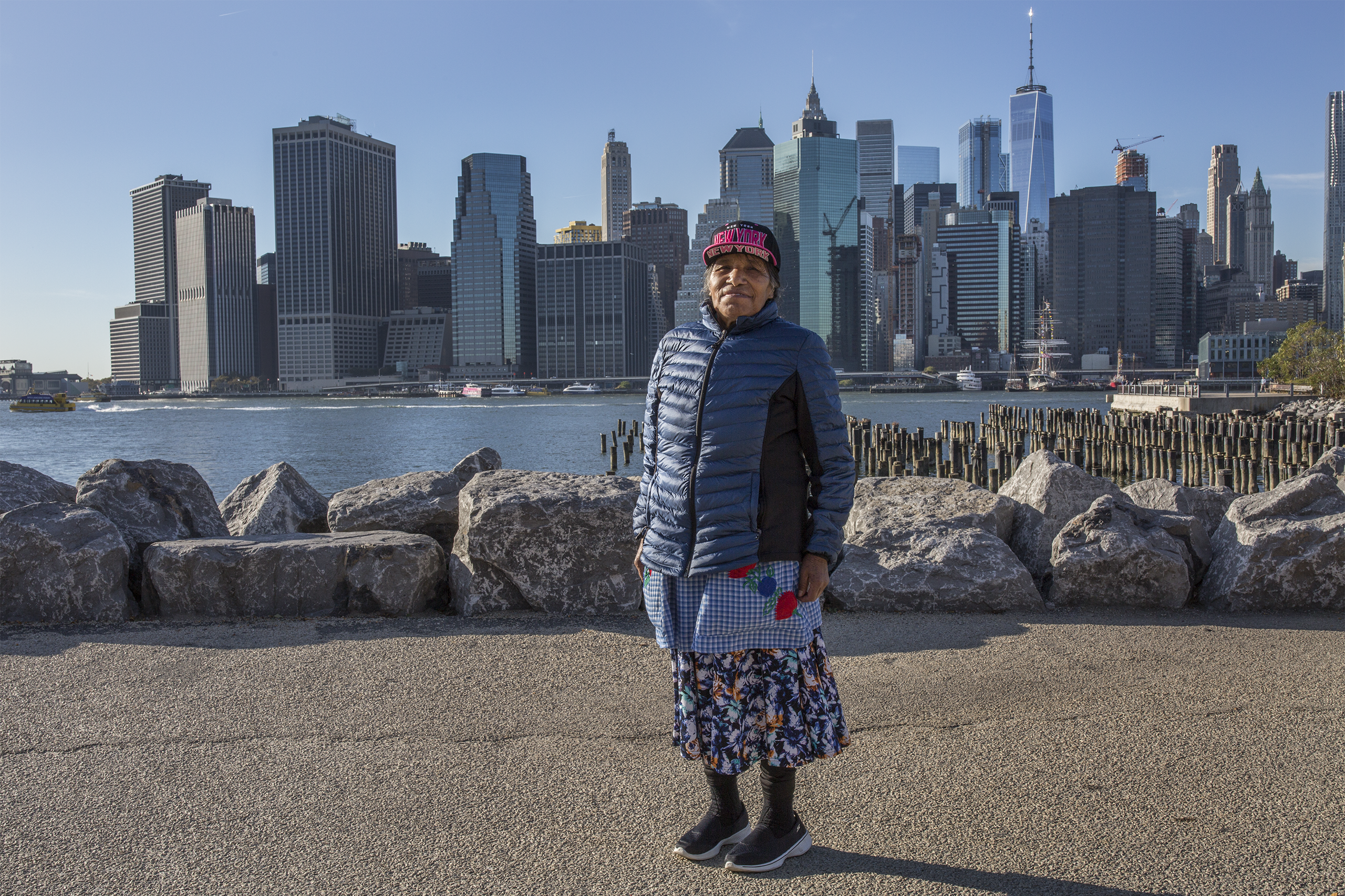Juana Flores en Brooklyn, Nueva York | Forasteros. De migrantes, refugiados y exiliados | Museo Amparo, Puebla